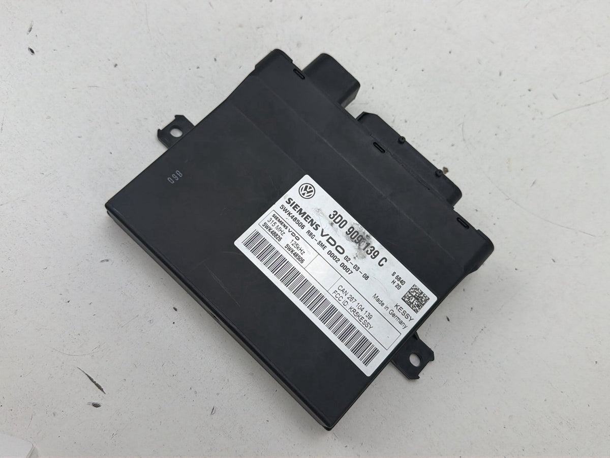 2008-2010 Porsche Cayenne Keyless Entry Immobilizer Module 3D0909139C OEM