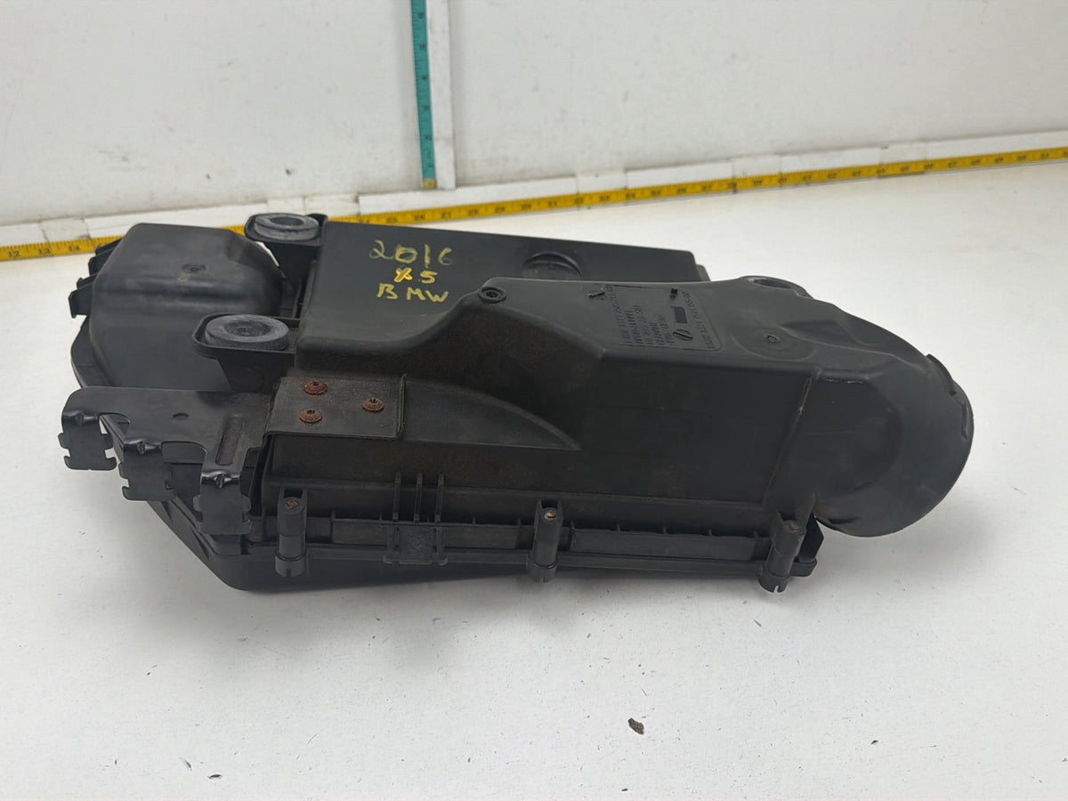 2014-2018 BMW X5 Engine Air Intake Cleaner Filter Housing Box 7583713 OEM