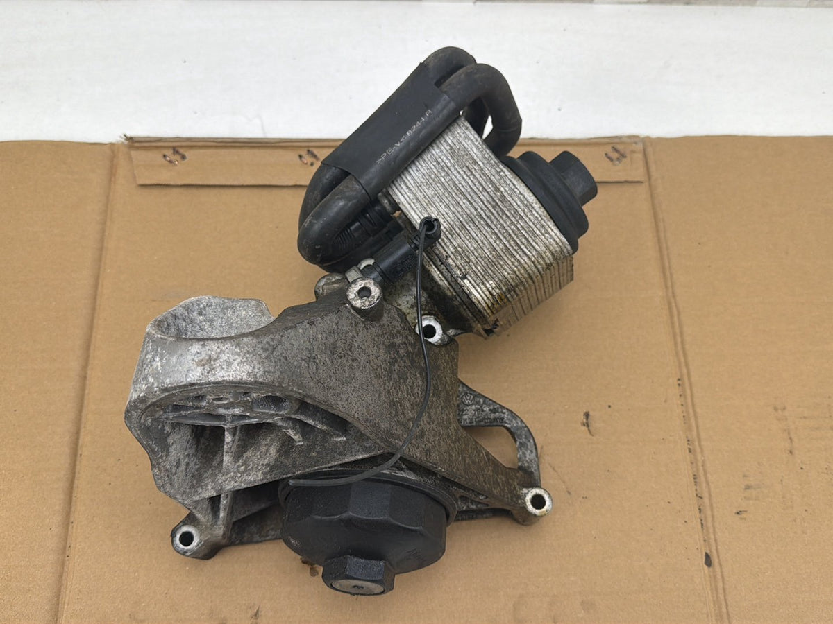 2004-2006 Porsche Cayenne 9PA-3.2L Engine Oil Filter Housing 629102049 OEM