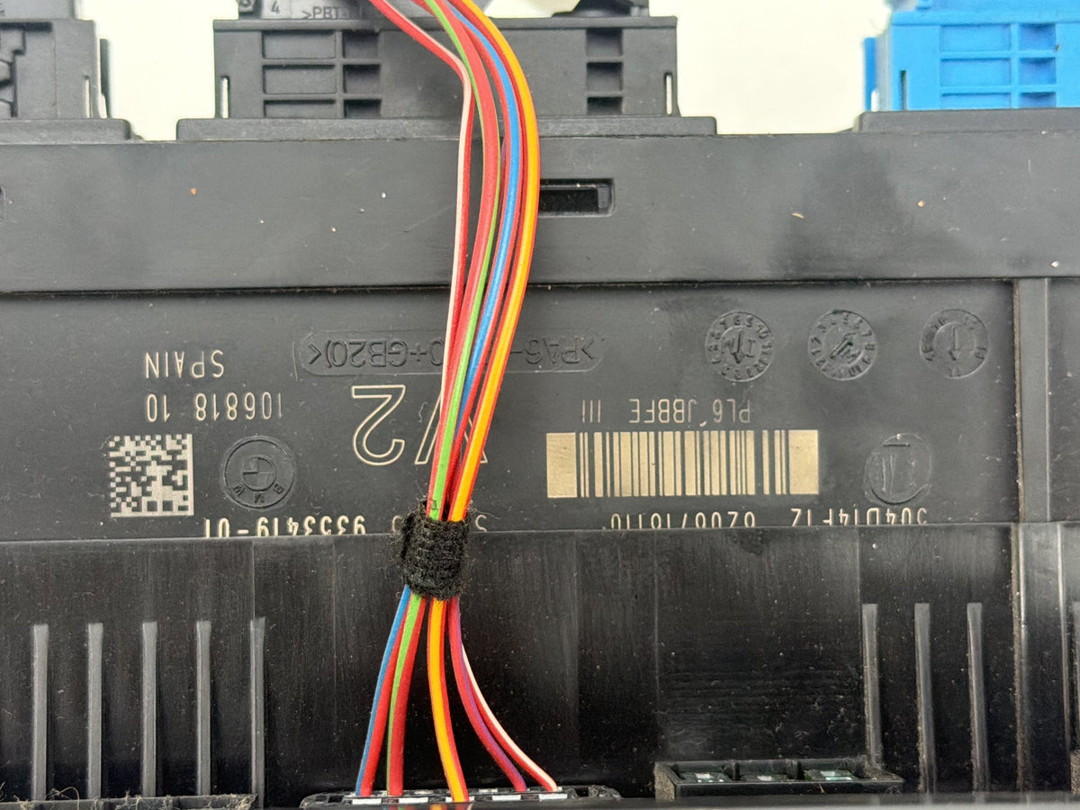 2011-2016 BMW 535I 528I 535I XDrive 5 Series Front Power Distribution Box OEM
