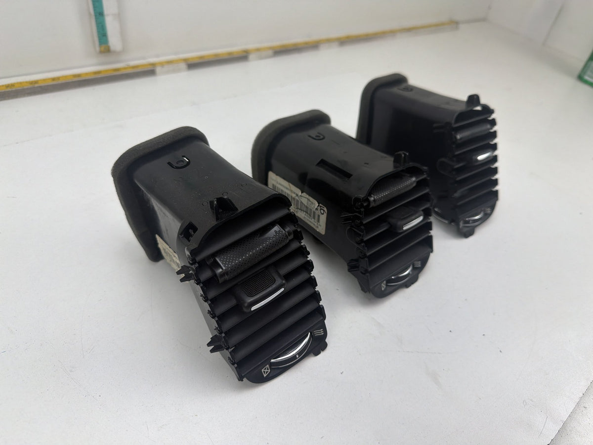 2011-2014 Dodge Charger LD - Air Conditioning & Heater Vent OEM