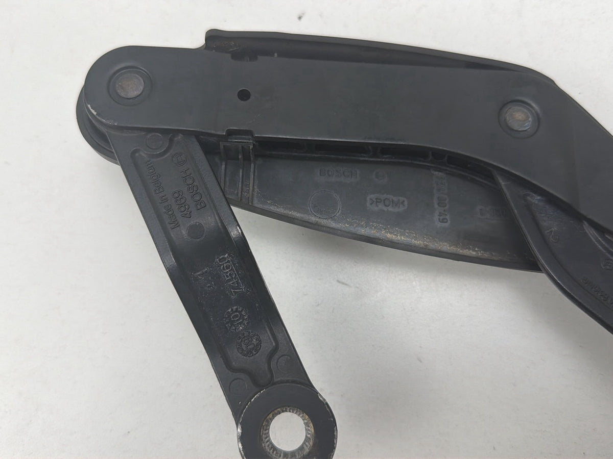 2007-2013 Mercedes-Benz S-Class 550 W221 Front Wiper Arm Pair A2218200144 OEM