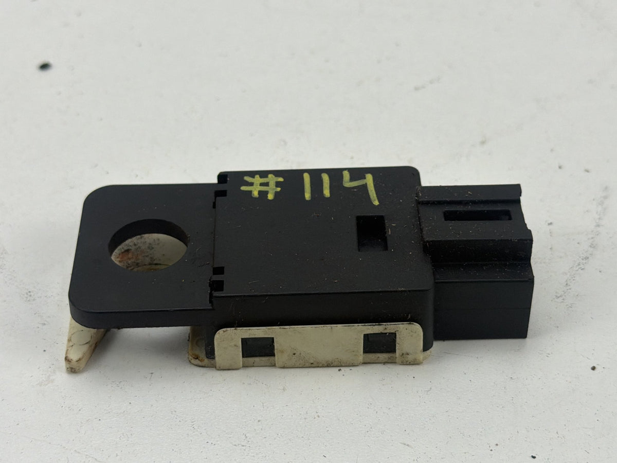 2007-2014 GMC DENALI GMT900 Brake Light Switch Stop Lamp OEM