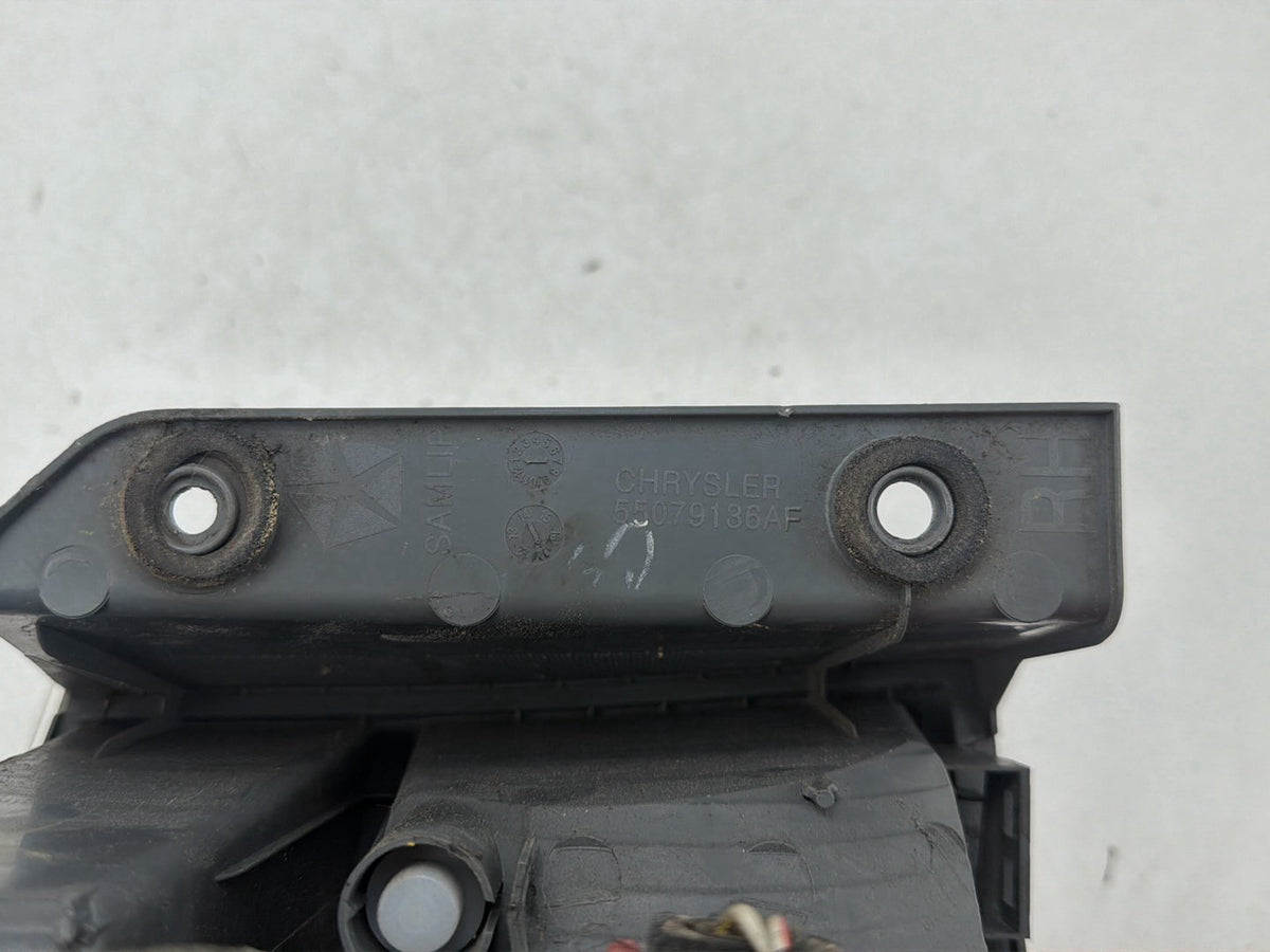 2011-2013 Dodge Durango WD - Rear Right Passenger Tail Light 55079136AF OEM