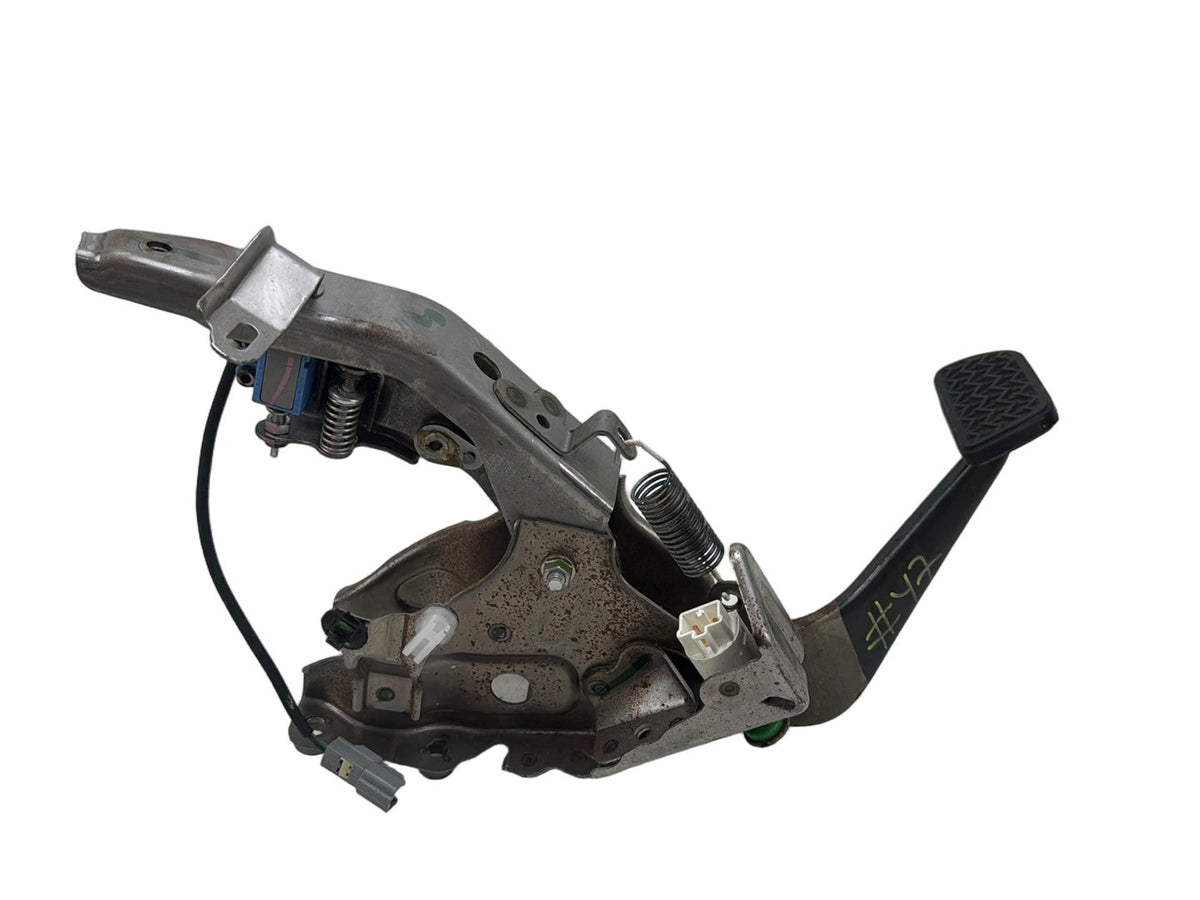 2017-2018 Toyota Sienna L30 - Brake Foot Pedal Assembly