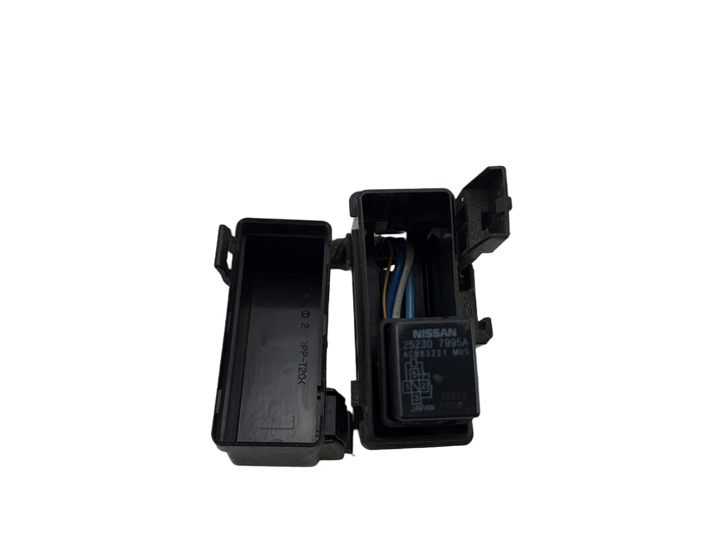2014-2019 Infiniti Q50 V37 - Fuse Box Relay 25230-7995A OEM