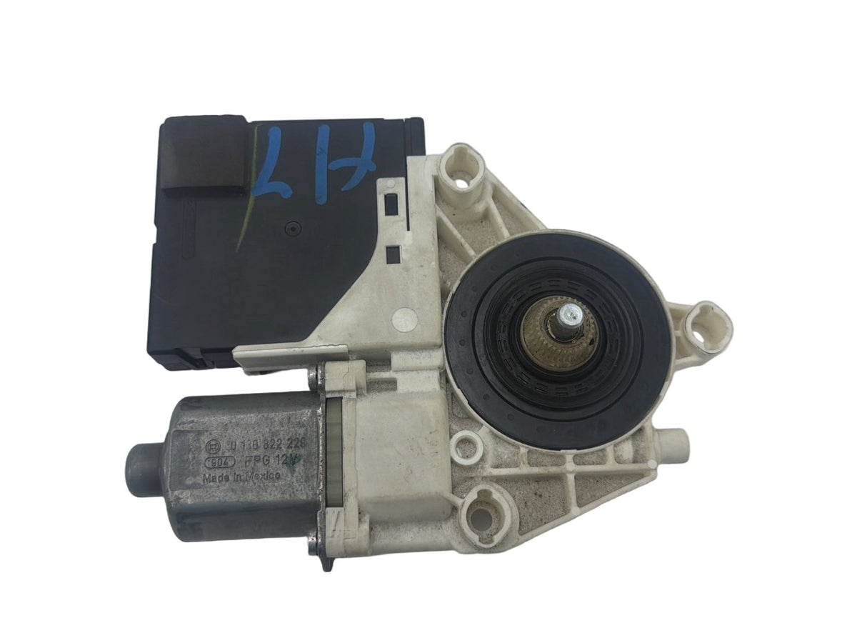 2012-2015 Volkswagen Passat Front Right Pasenger Side Window Regulator Motor OEM