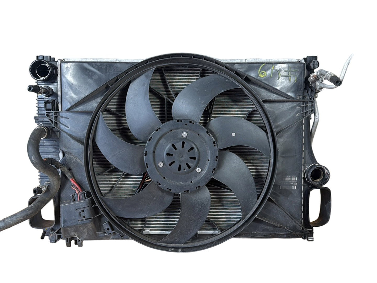 2007-2013 Mercedes-Benz S500 W221 Engine Radiator w/ Cooling Fan A2215000993 OEM