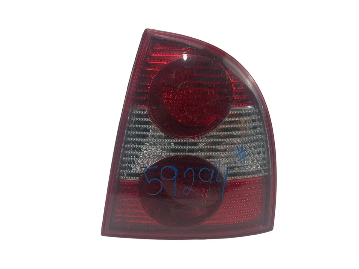 2001-2005 Volkswagen Passat Rear Right Passenger Tail Light 28408015 OEM