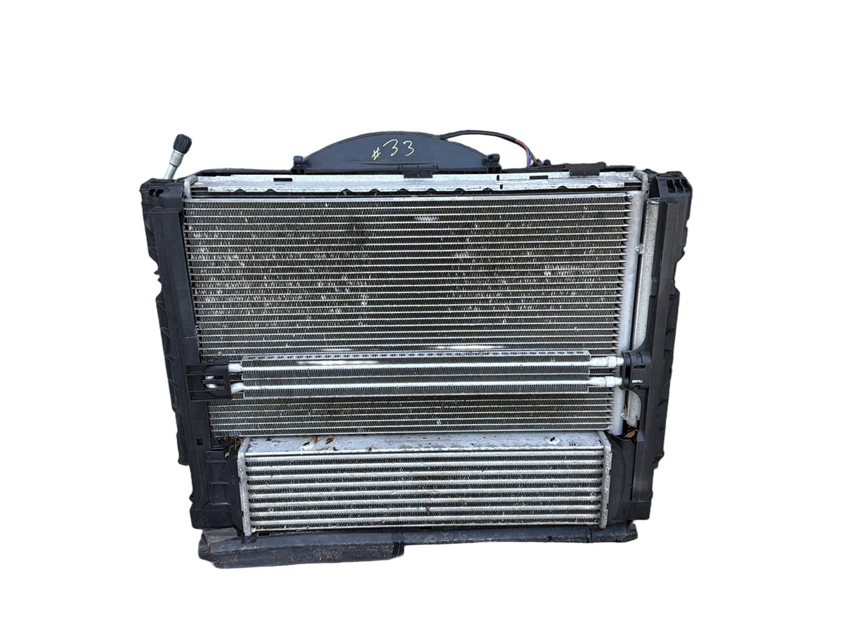 2014-2016 BMW 228i F22 Radiator Cooling Fan Motor AC Condenser Intercooler OEM