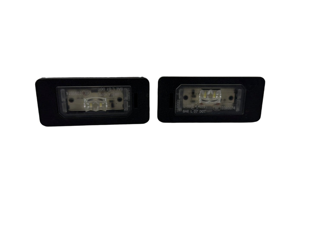 2012-2014 BMW X1 E84 SUV Rear License Plate Light I090074 OEM