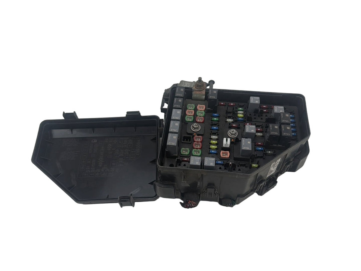 2010-2011 Chevrolet Traverse Fuse Box Relay Module 15927722 OEM