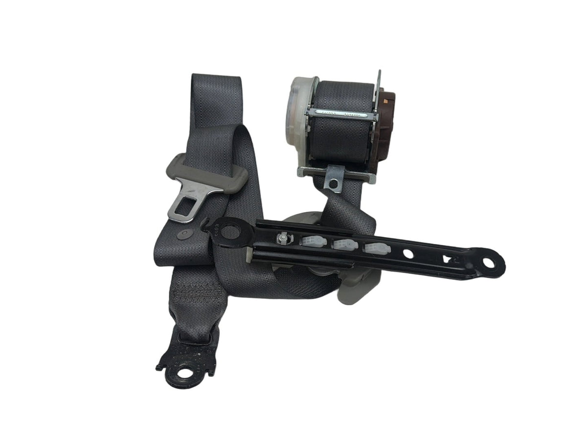 2015-2020 Toyota Sienna 2nd Row Rear Right Side Outer Seat Belt Retractor OEM