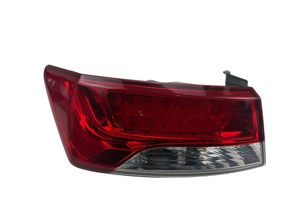 2010-2013 Kia Forte Rear Left Side Outer Quarter Panel Mounted Tail Light OEM