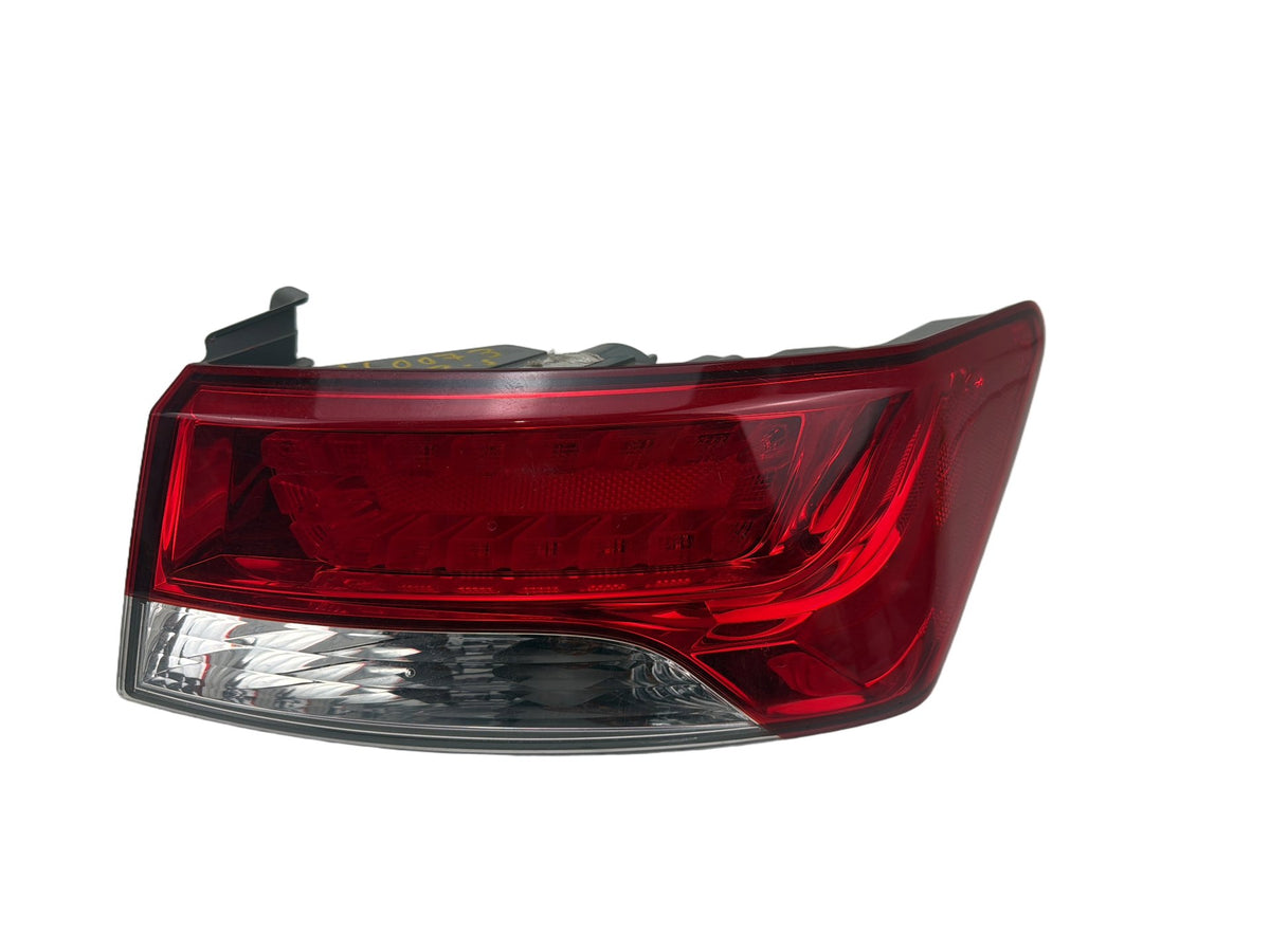 2010-2013 Kia Forte Koup Front Right Passenger Side Quarter Panel Tail Light OEM
