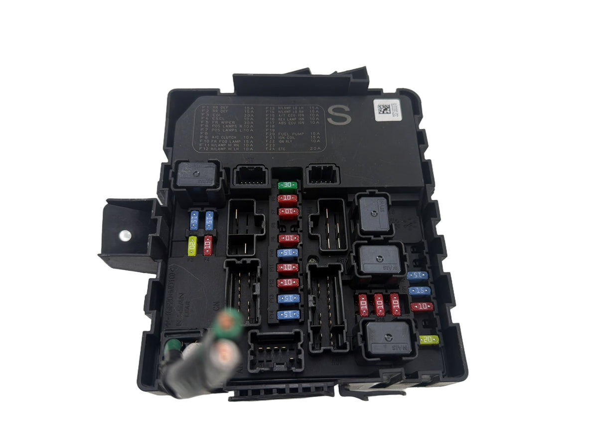 2011-2013 Infiniti QX56 Fuse Relay Box Integrated Power Module 284B7 1LA0A OEM