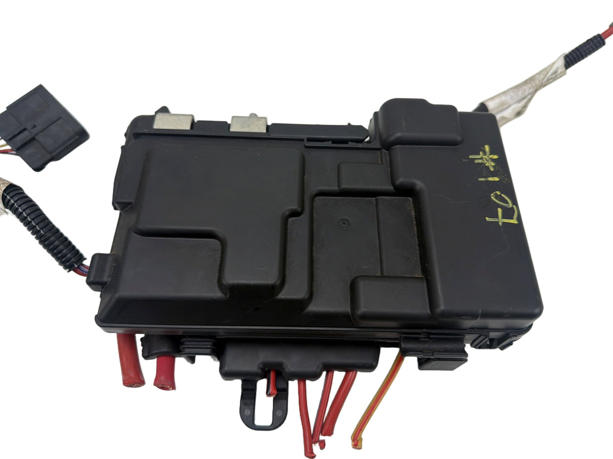 2015-2018 Volvo S60 - Engine Bay Fuse Box 30659092 OEM