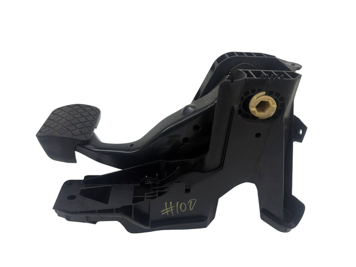 2015-2020 Audi A3 Brake Stop Pedal w/ Bracket Support 5Q1721117E OEM