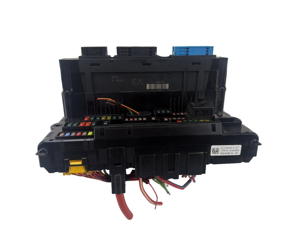 2011-2016 BMW 550i xDrive Front Dash Fuse Relay Box Block 61149252815 OEM