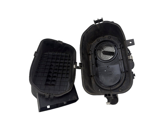 2014-2018 Maserati Quattroporte Right Air Intake Cleaner Filter Housing Box OEM