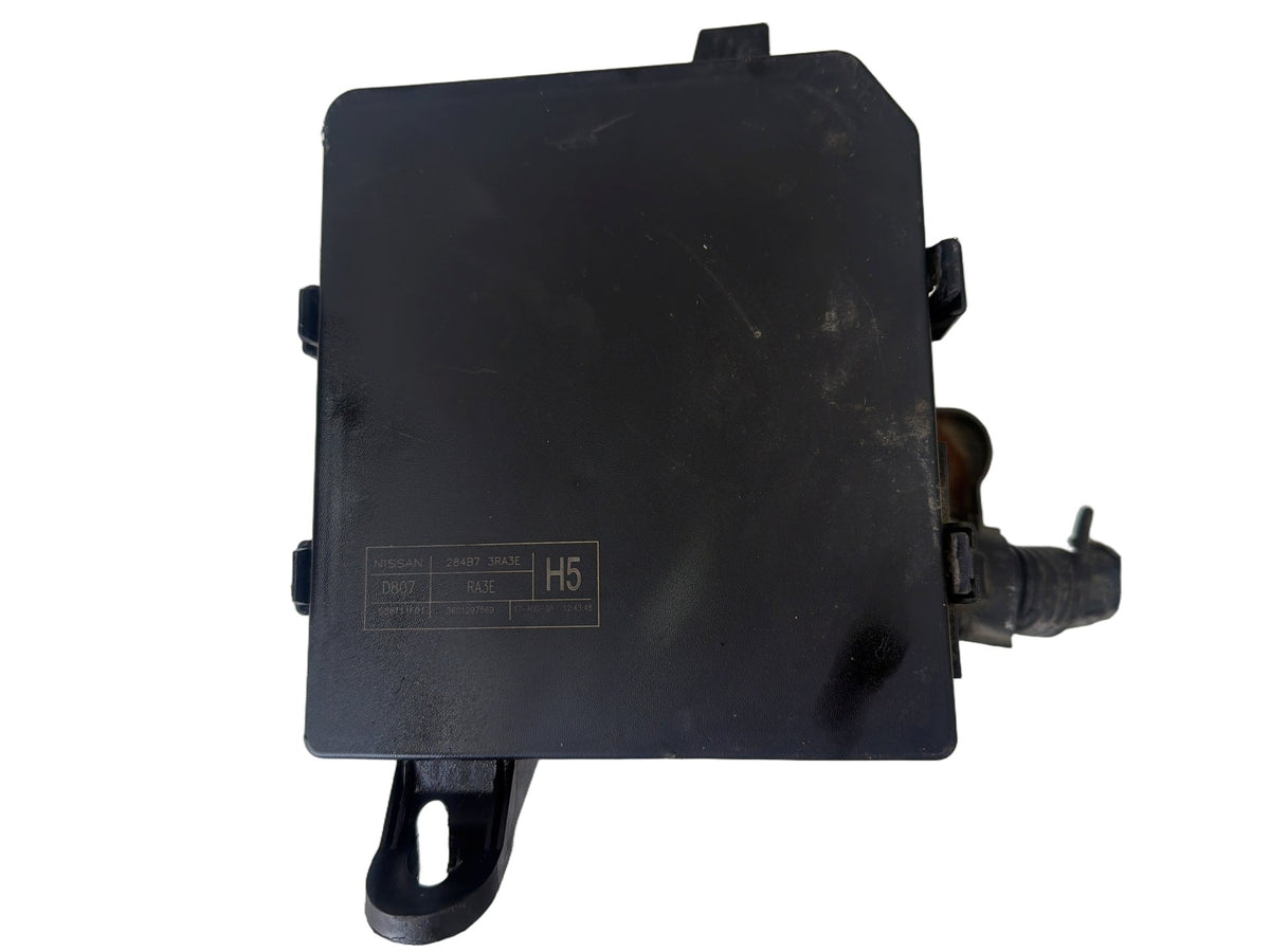 2013-2019 Nissan Sentra - Fuse Relay Box Module 284B7-3RA3E OEM