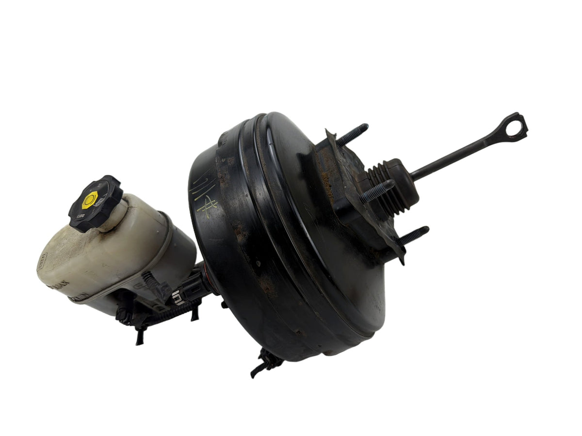 2007-2008 GMC Yukon Denali Brake Booster Master Cylinder Fluid Reservoir OEM