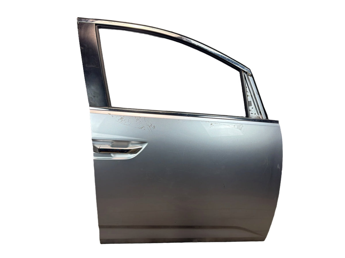 2011-2017 Honda Odyssey Front Right Passenger Side Door Shell w/ Door Handle OEM