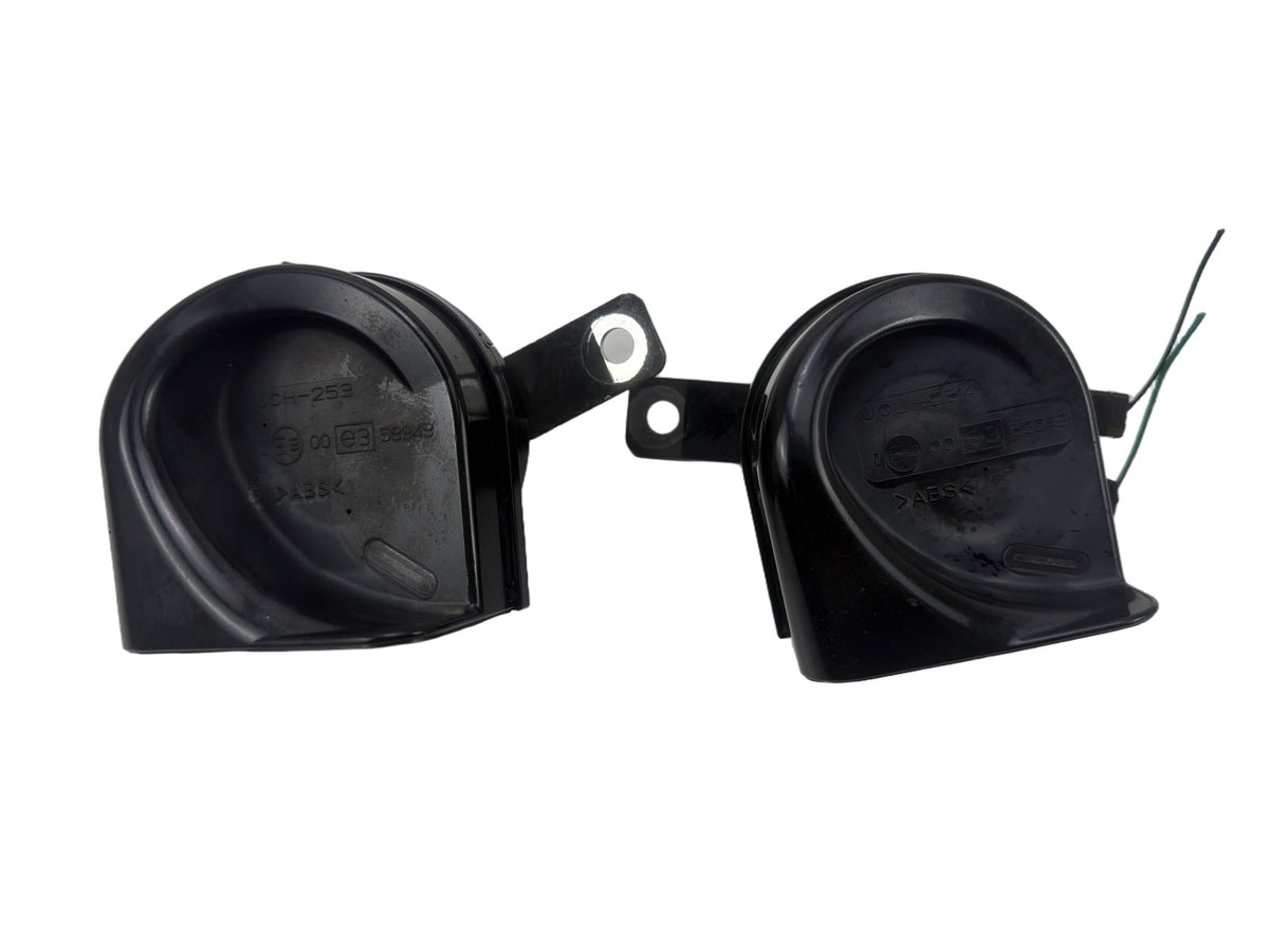 2013-2018 Nissan Altima High Low Tone Dual Snail Horn Set E358943 OEM