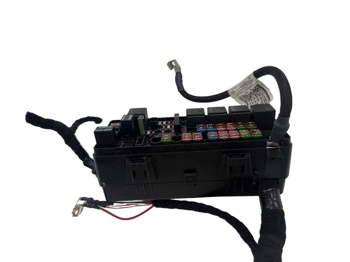 2014-2017 Maserati Ghibli Rear Trunk Fuse Relay Box 670008598 OEM
