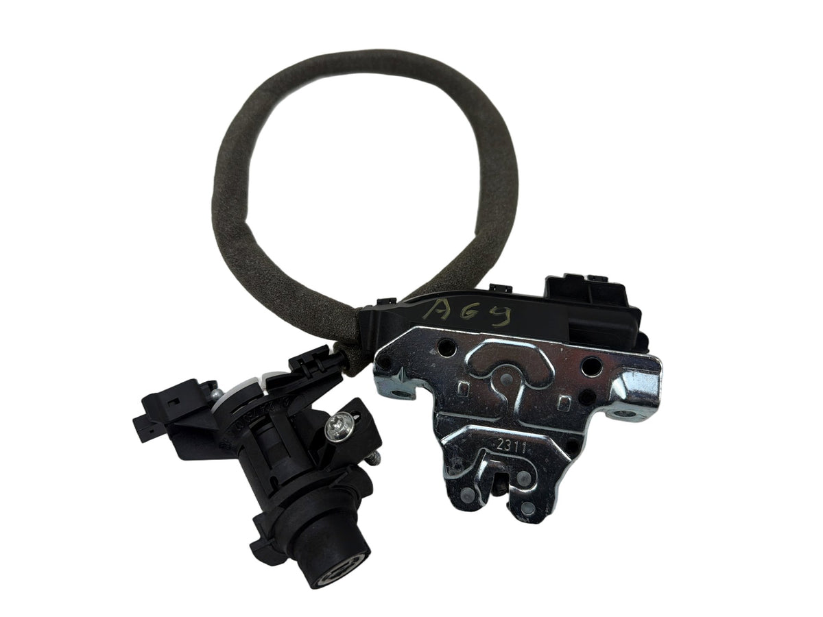 2010-2016 Mercedes-Benz C300 Rear Trunk Lid Latch Lock Actuator A2047500185 OEM