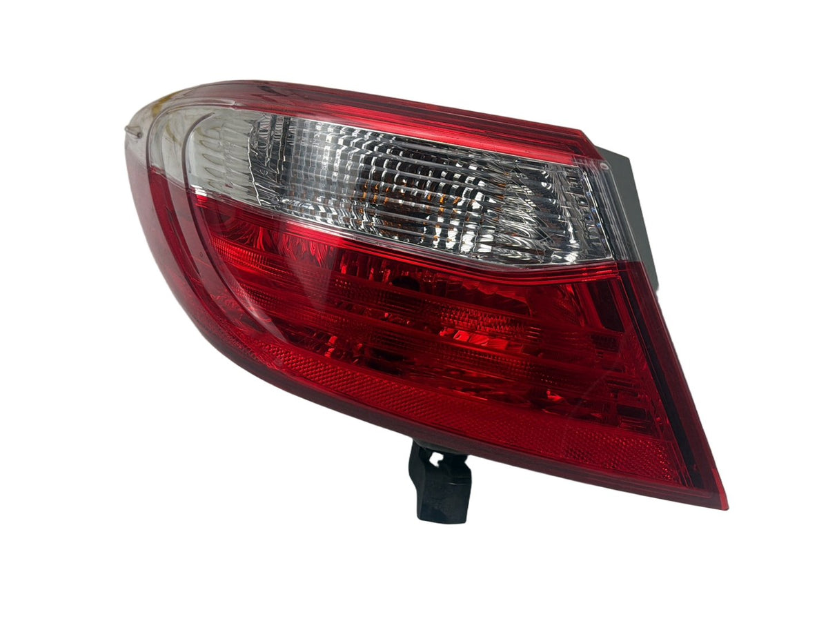 2015-2017 Toyota Camry Rear Left Driver Side Outer Tail Light 81550-06640 OEM
