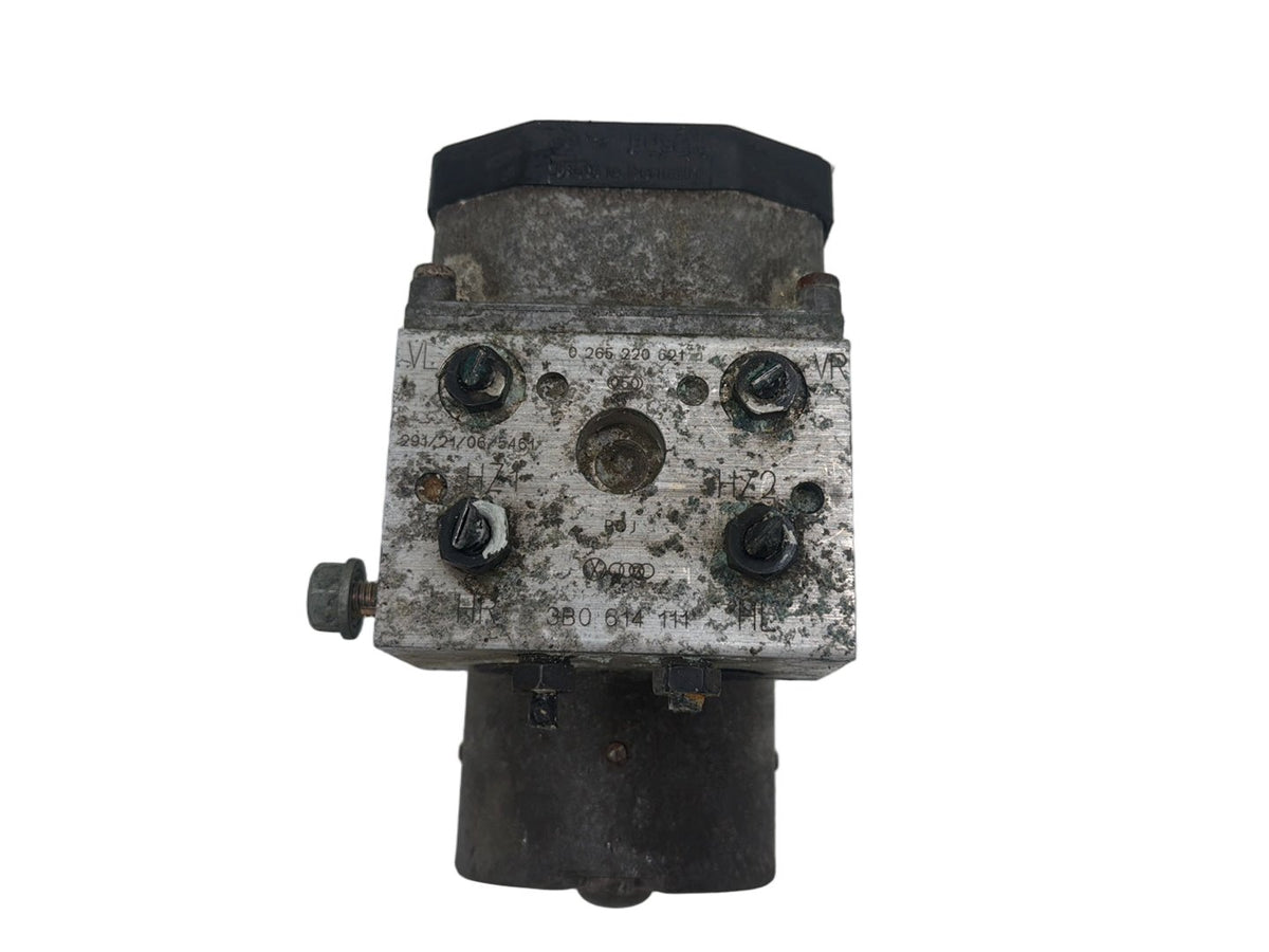 2001-2005 Volkswagen Passat ABS Pump Anti Lock Brake Module 3B0614111 OEM