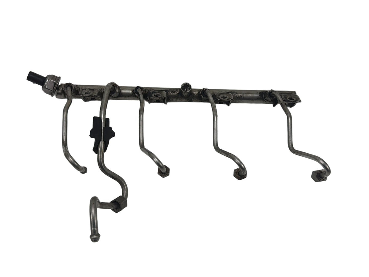 2009-2015 BMW 750i Right Side Fuel Injection Rail Line w/ Injectors 7537319 OEM