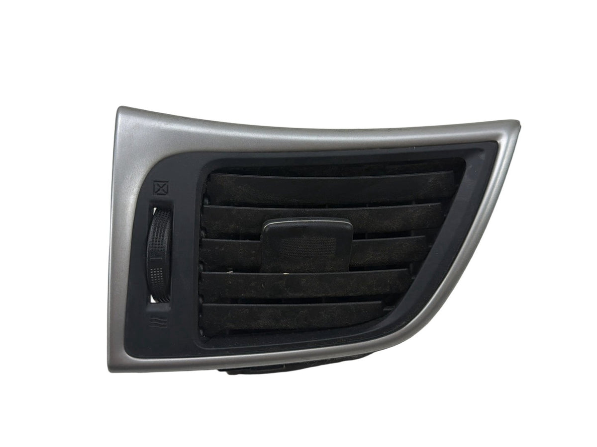2013-2019 Nissan Sentra B17 Front Right Passenger Dash Air Vent 68760-3SG0A OEM