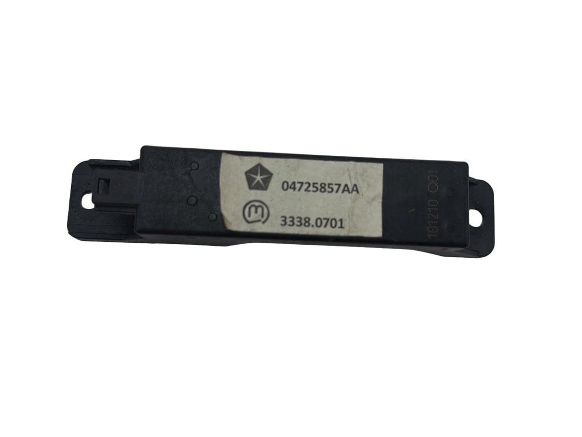 2011-2013 Dodge Durango Front Right Keyless Entry Antenna Module 04725857AA OEM