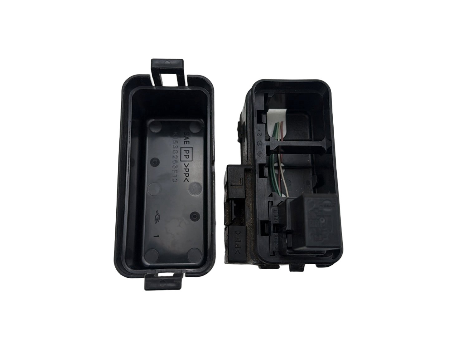 2014-2019 Infiniti Q50 V37 - Wiper Fuse Box Relay K1538265F10 OEM