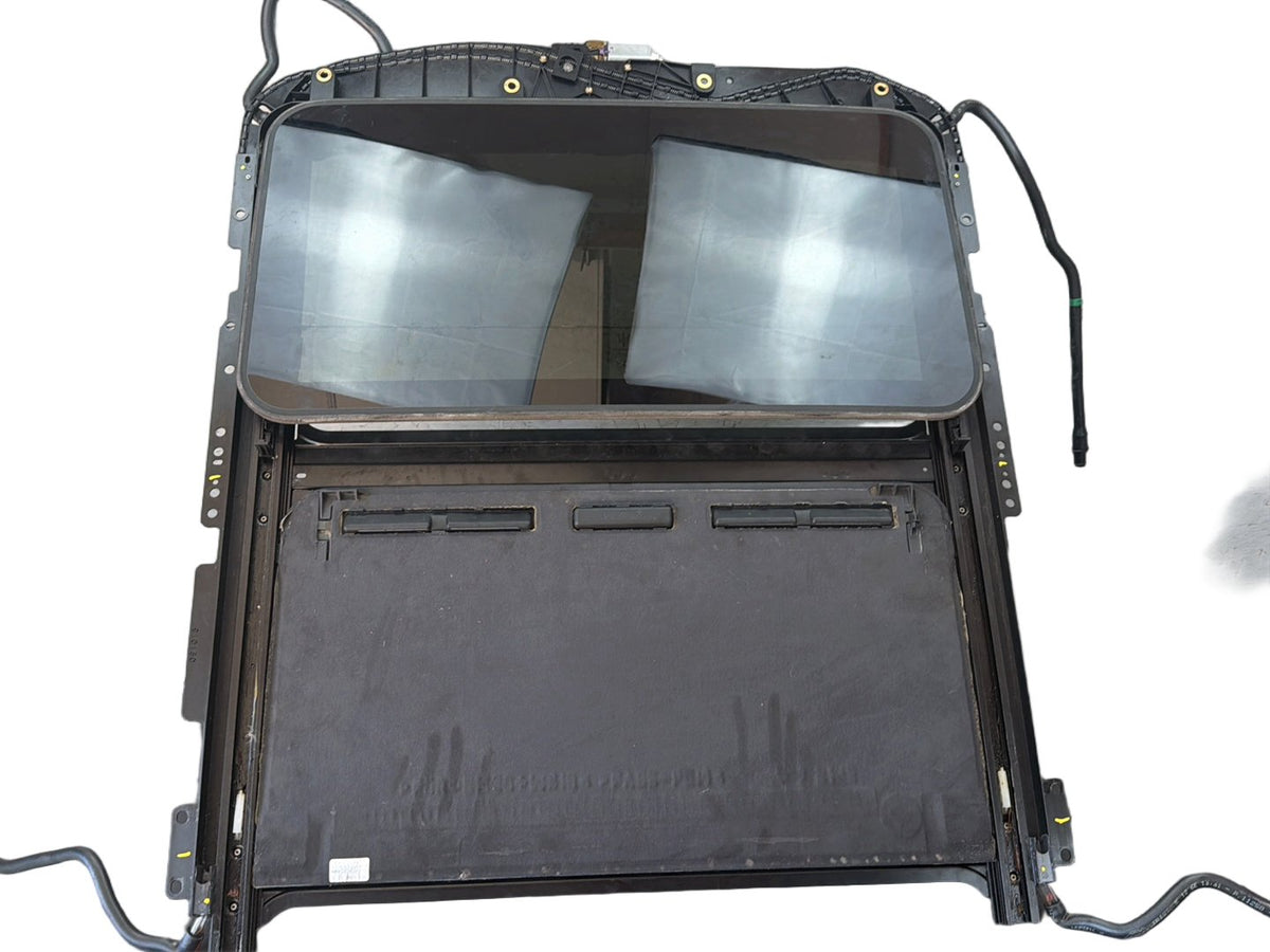 2014-2017 Maserati Ghibli M157 Upper Sunroof Glass Frame w/ Motor Assembly OEM