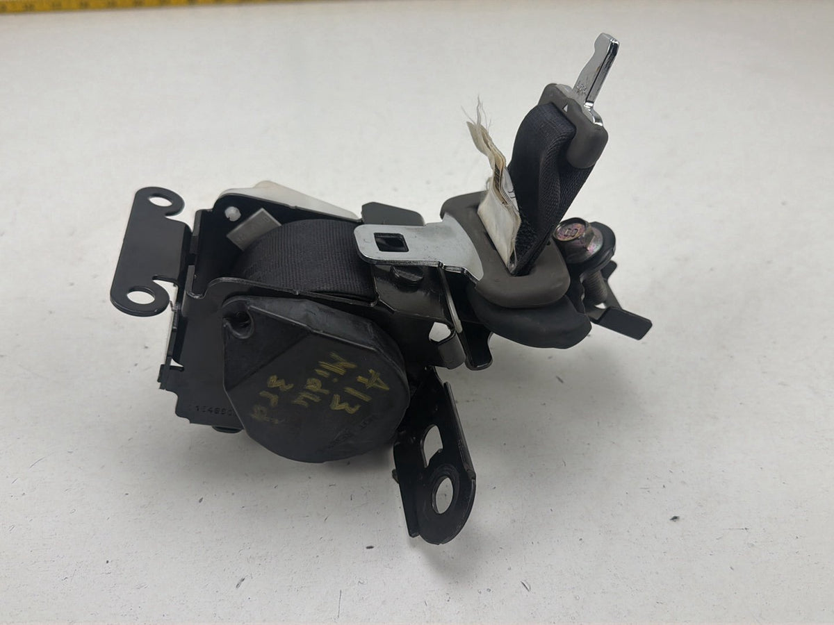 2014-2017 Honda Odyssey Rear Centre 3rd Row Seat Belt Retractor 5203009B OEM