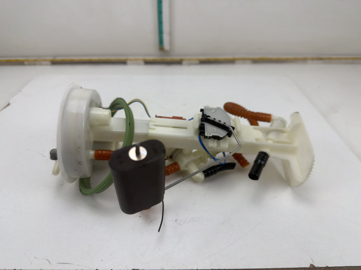 2010-2013 BMW X5 Fuel Pump Level Sender Assembly 7172466 OEM