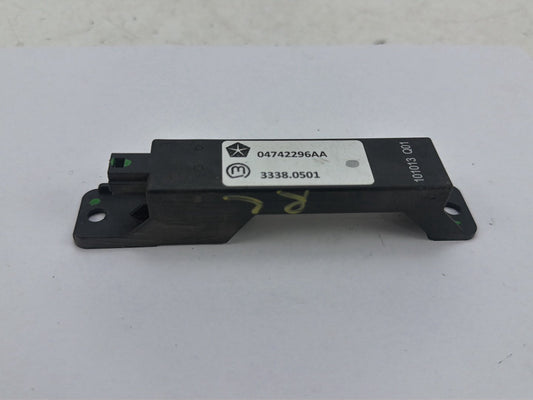 2011-2013 Dodge Durango Rear Left Keyless Entry Antenna Module 04742296AA OEM