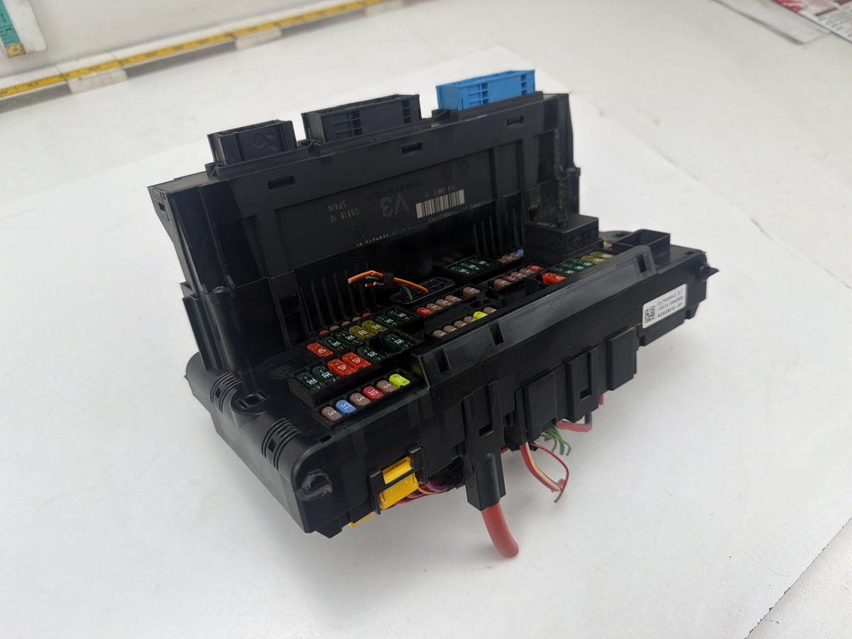 2011-2016 BMW 550i xDrive Front Dash Fuse Relay Box Block 61149252815 OEM