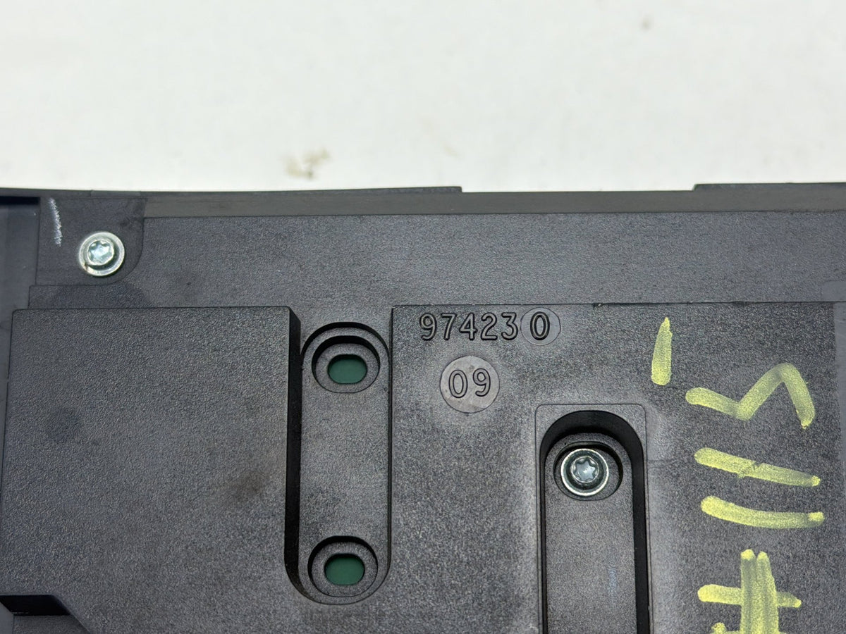 2010-2012 Land Rover Range Rover L322 Rear Center Climate Control Switch OEM