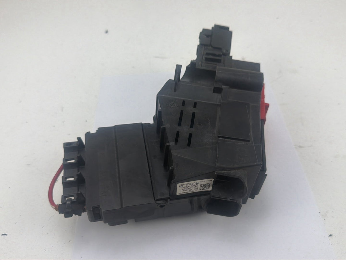2012-2015 Mercedes-Benz ML550 Fuse Relay Box Junction Module A1665402450 OEM