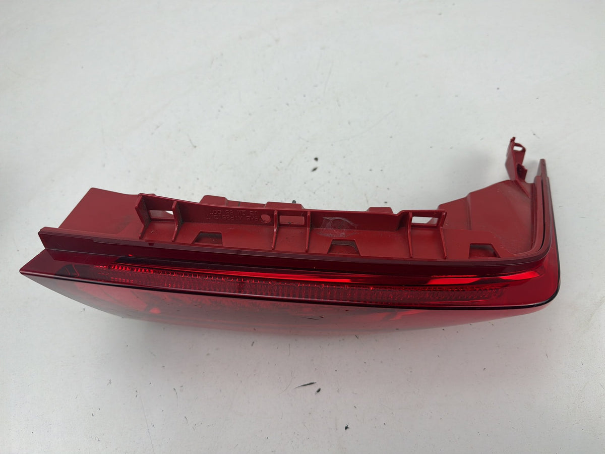 2013-2018 Cadillac Ats Rear Right Passenger Side Outer Tail Light 23315246 OEM