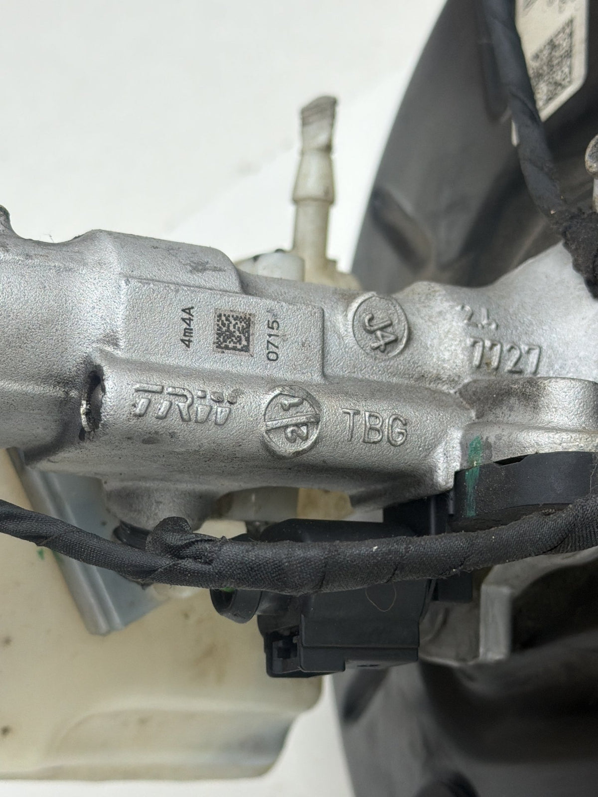 2015-2020 Audi A3 Power Brake Booster Master Cylinder Reservoir 5Q1614105BJ OEM