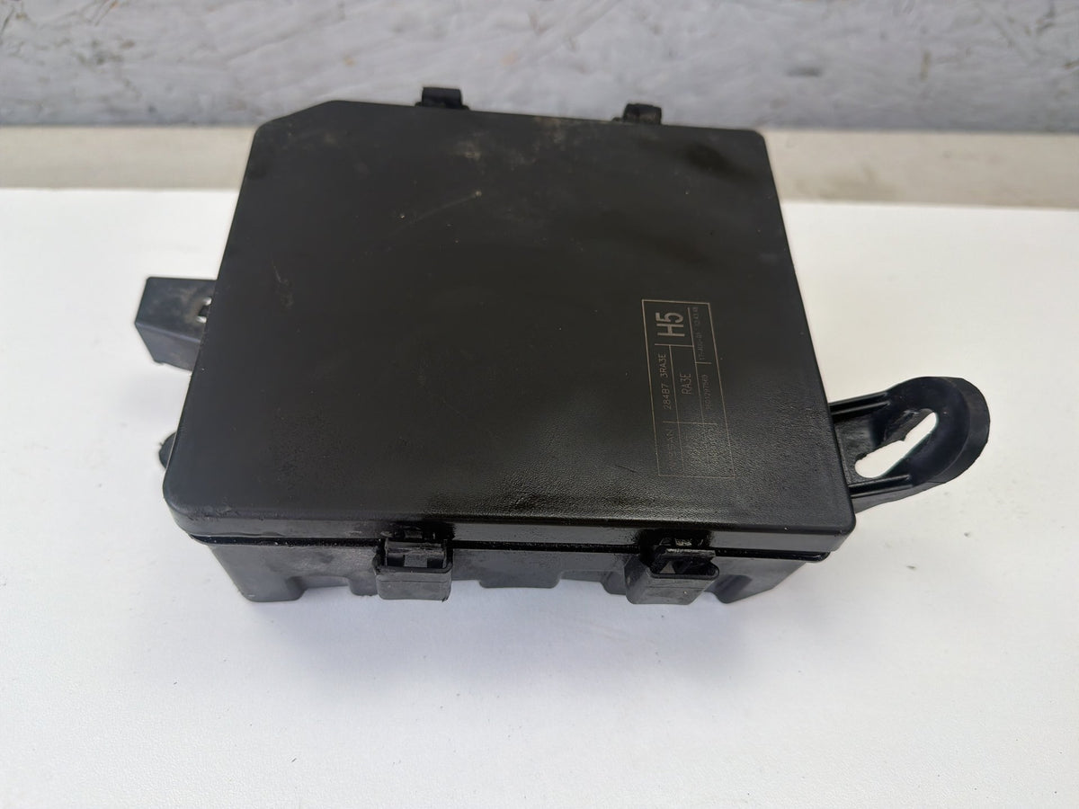 2013-2019 Nissan Sentra - Fuse Relay Box Module 284B7-3RA3E OEM