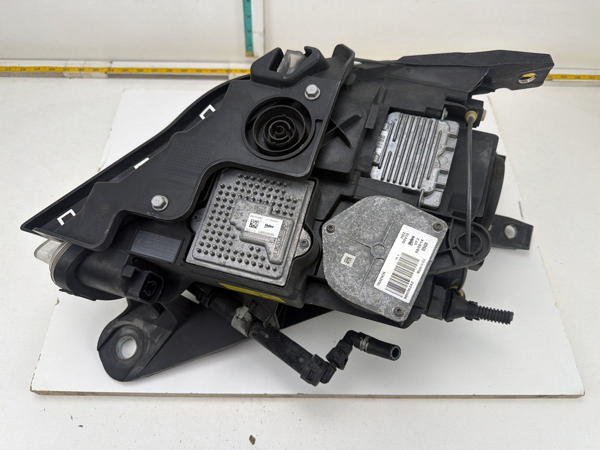 2014-2017 Maserati Quattroporte Front Left Driver Side Headlight 670006569 OEM