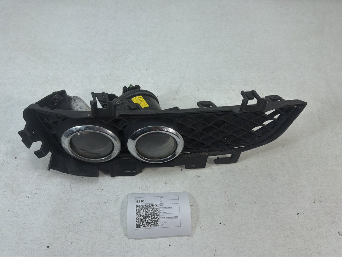2010-2013 Mercedes-Benz E-Class Front Left Fog Light w/ Cover Assembly OEM