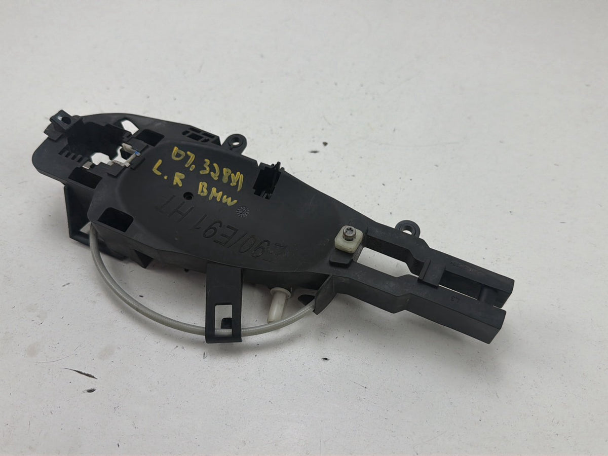 2007-2008 BMW E90/E91 328xi Rear Left Side Door Handle Carrier Bracket OEM