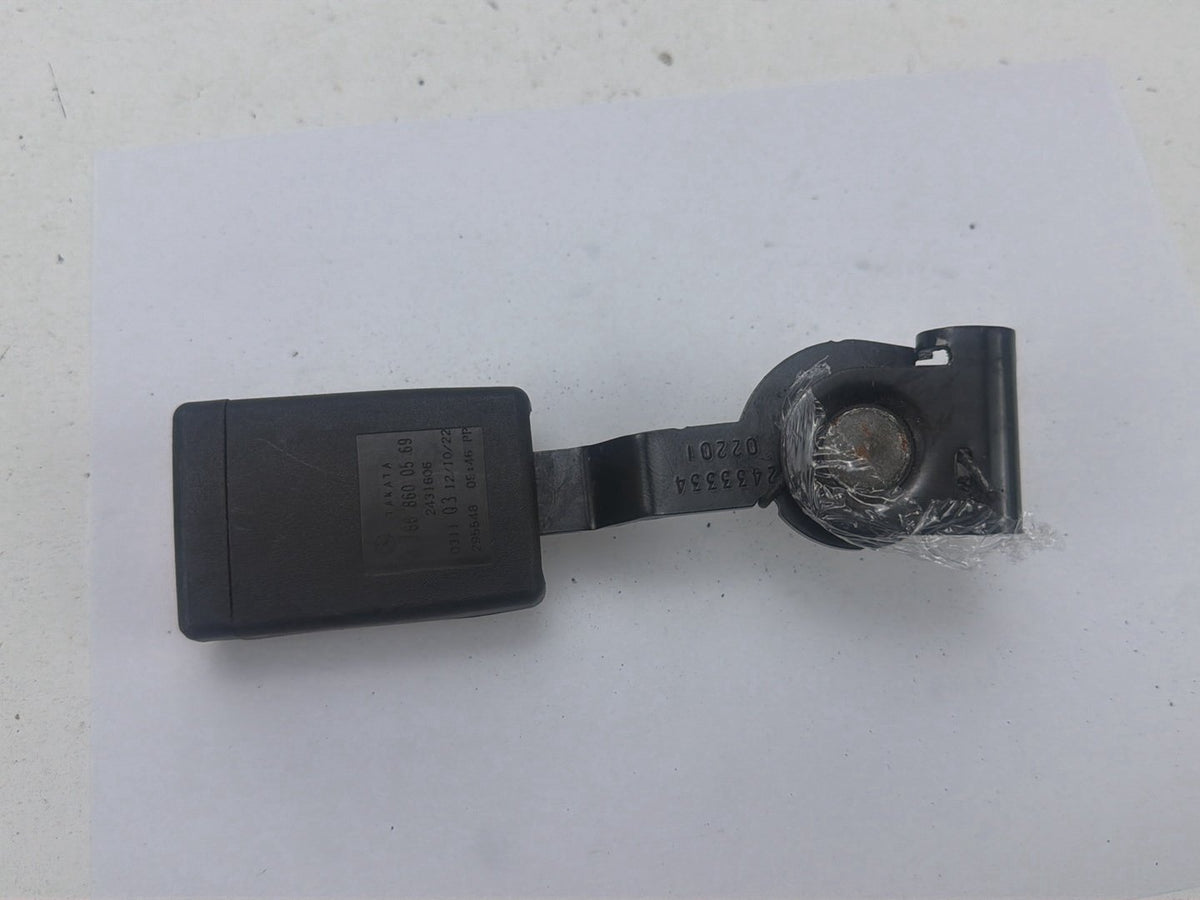 2012-2015 Mercedes-Benz ML550 Rear Right Passenger Side Seat Belt Buckle OEM